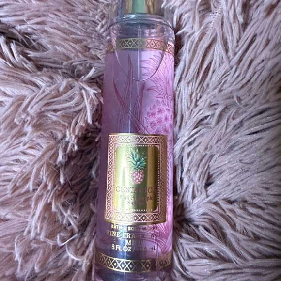 Bath & Body Works Pink and Gold Body Wash Set - Picture 5 of 8
